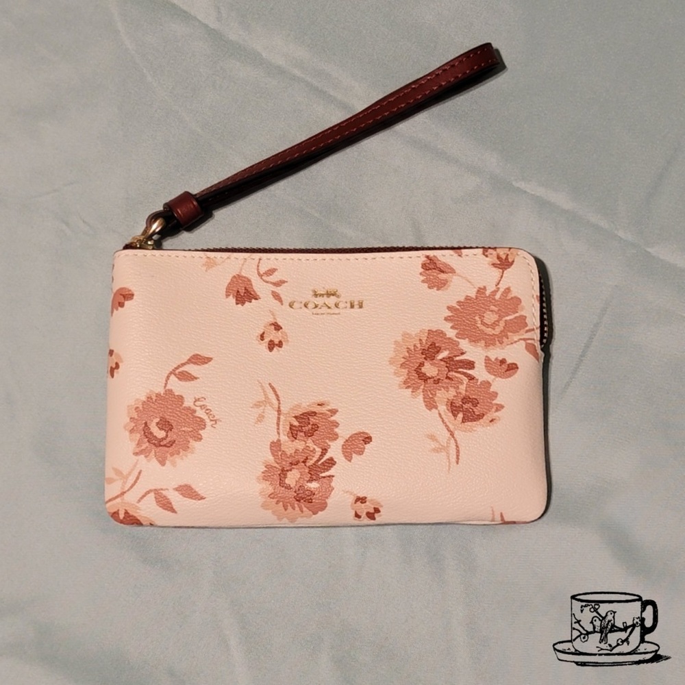 Coach Corner Zip Wristlet in Prairie Daisy Cluster Print
